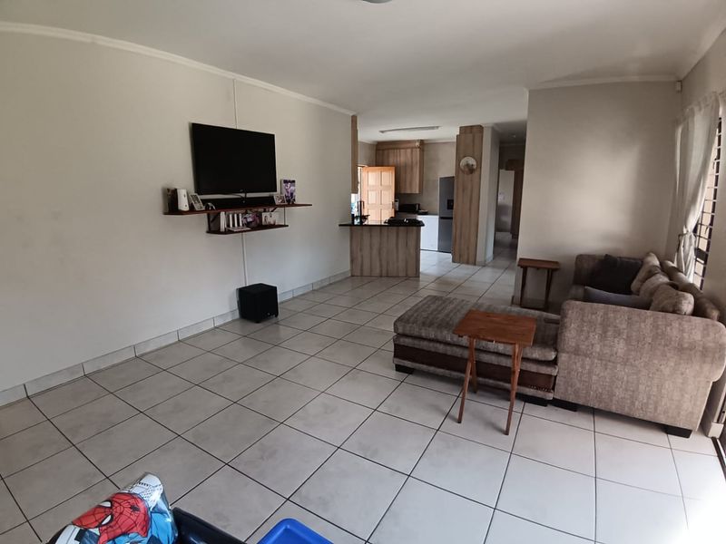 Modern Living Meets Secure Comfort – Your Perfect Sunair Park Home Awaits - Photo 5