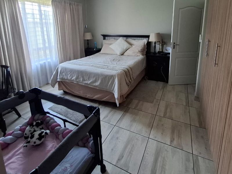 Contemporary Full-Title Home in a Secure Complex – Sunair Park, Brakpan - Photo 10