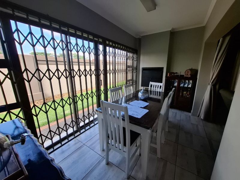 Contemporary Full-Title Home in a Secure Complex – Sunair Park, Brakpan - Photo 6