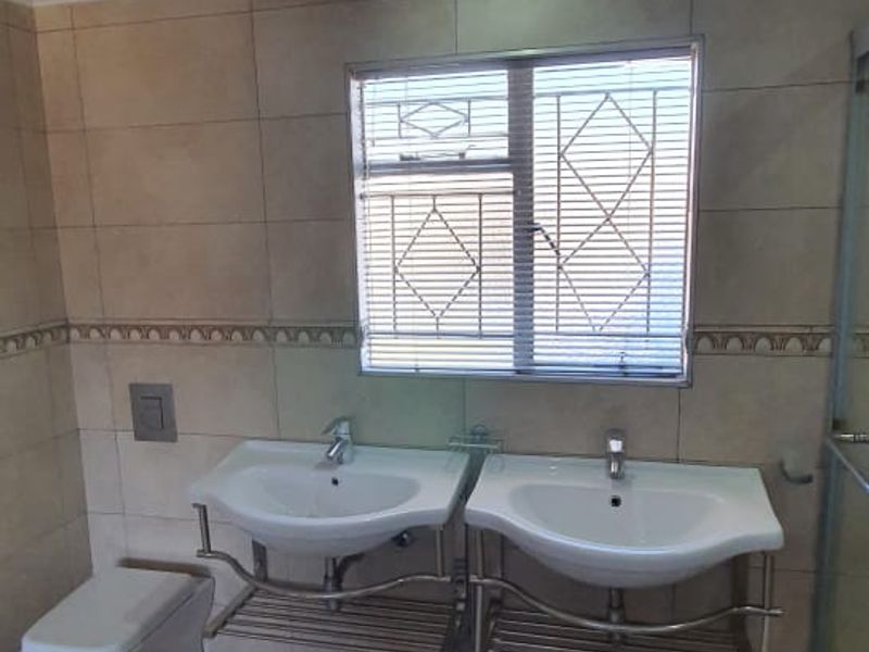 Stunning Family Home for Sale in Arconpark - Photo 6