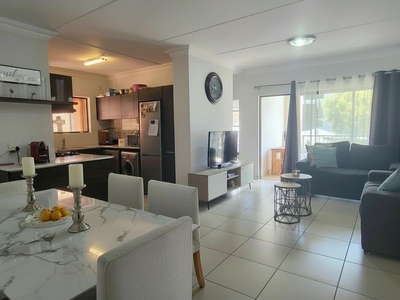 Step into spacious, modern living with this beautifully appointed first-floor apartment - Photo 7