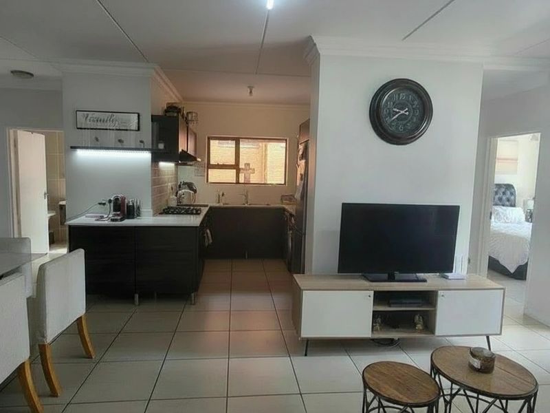 Step into spacious, modern living with this beautifully appointed first-floor apartment - Photo 6