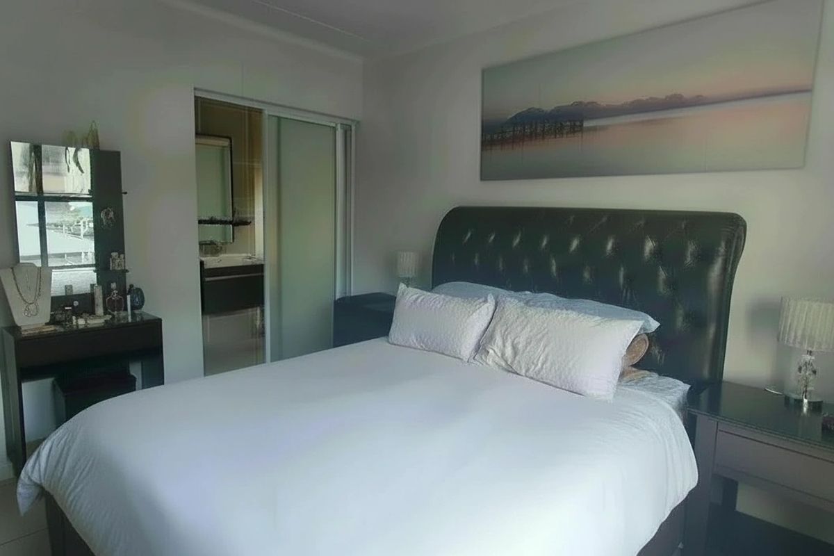 Step into spacious, modern living with this beautifully appointed first-floor apartment - Photo 5