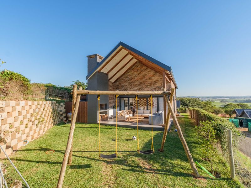Farm-Style Family Home in Springvale Country Estate - Photo 5