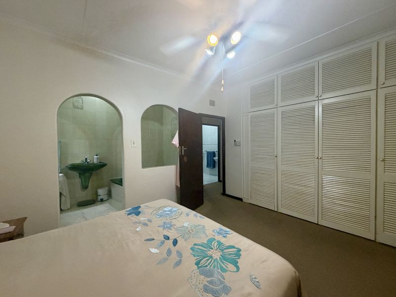 3 Bedroom House with 2 Flatlets for Sale in Veld En Vlei - Photo 9