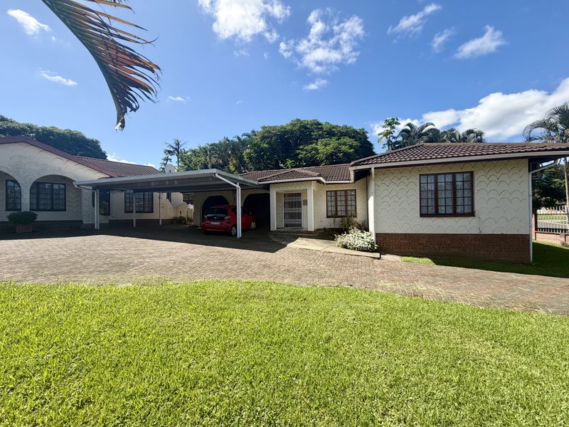 3 Bedroom House with 2 Flatlets for Sale in Veld En Vlei - Photo 2