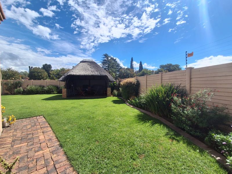 Hidden Gem in Arcon Park– Immaculate 3-Bedroom Townhouse. - Photo 6