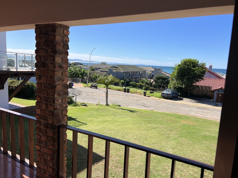 Old School Family Vacation Home in Jeffreys Bay - Photo 3