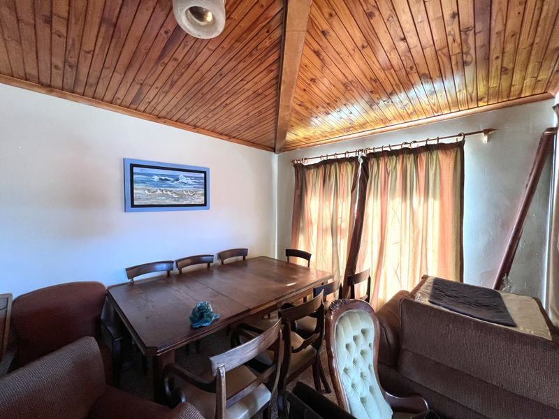 Old School Family Vacation Home in Jeffreys Bay - Photo 10