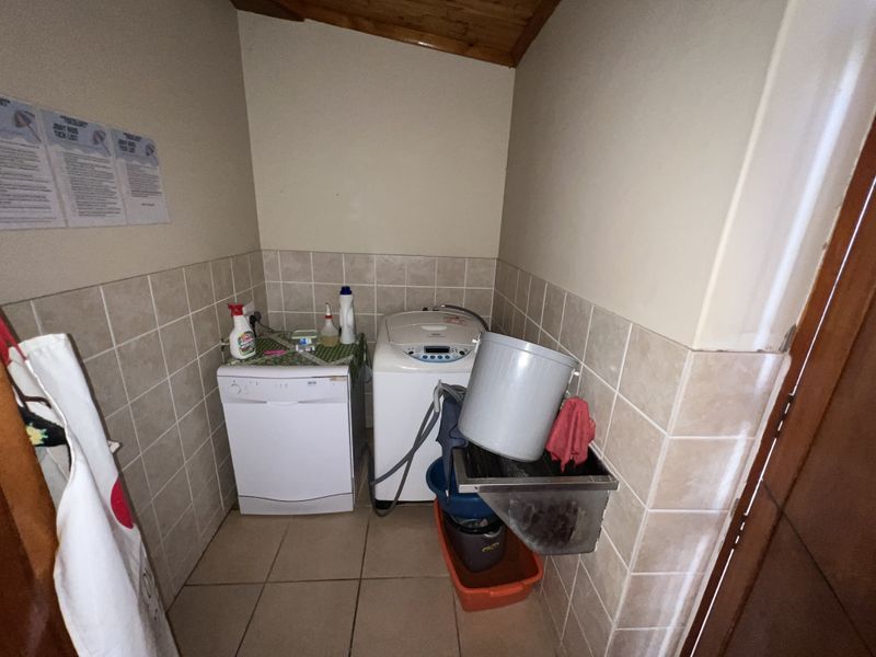 Old School Family Vacation Home in Jeffreys Bay - Photo 9