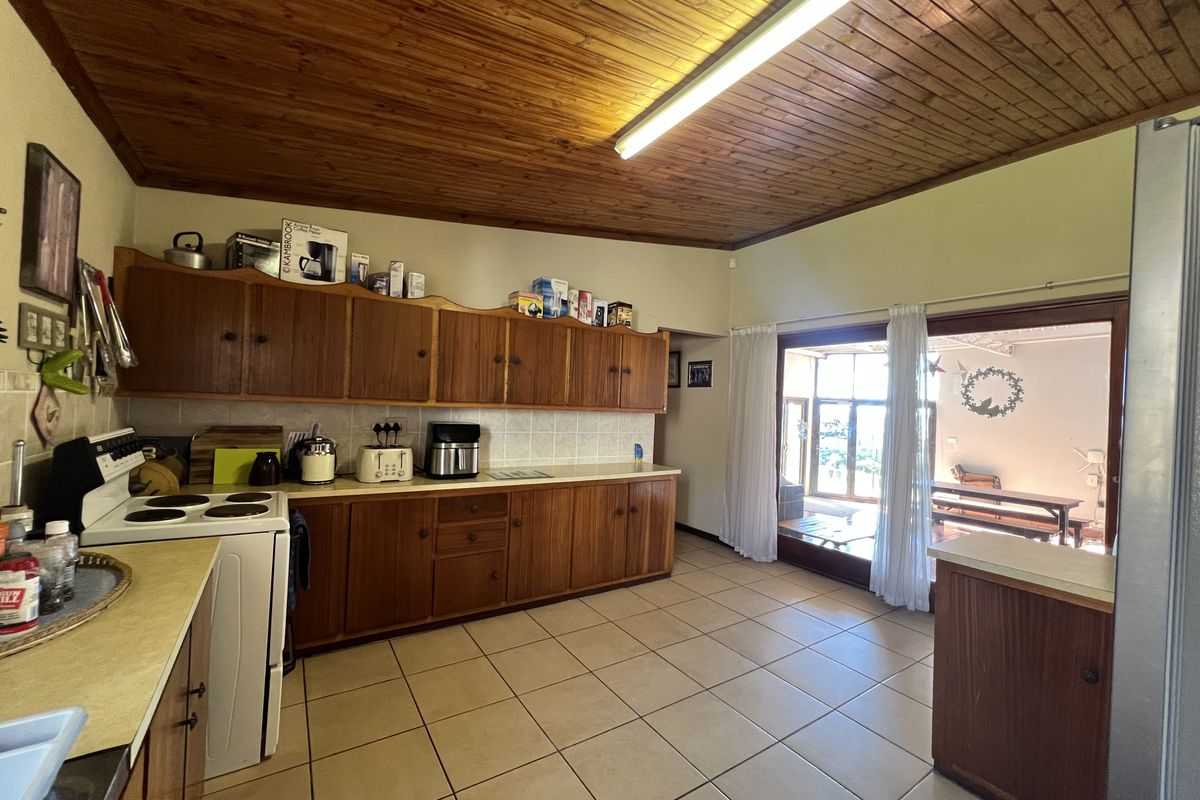 Old School Family Vacation Home in Jeffreys Bay - Photo 4