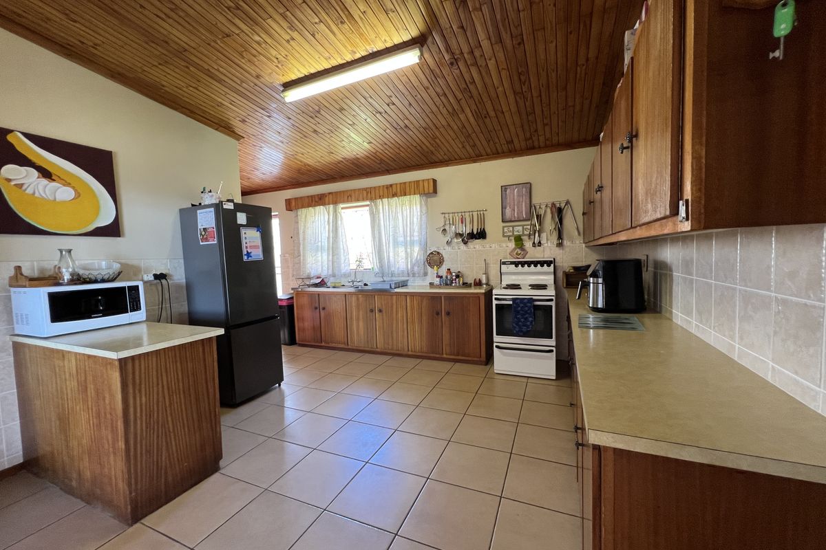 Old School Family Vacation Home in Jeffreys Bay - Photo 5