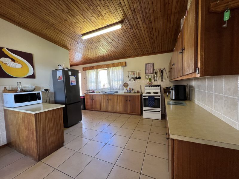 Old School Family Vacation Home in Jeffreys Bay - Photo 5