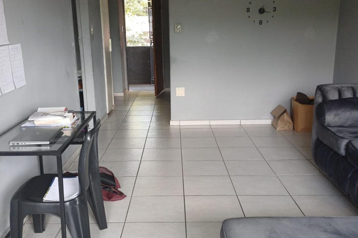 Beautifully designed 1-bedroom apartment that combines comfort, style, and functionality. - Photo 2