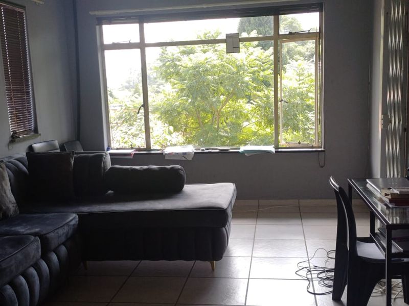 Beautifully designed 1-bedroom apartment that combines comfort, style, and functionality. - Photo 10