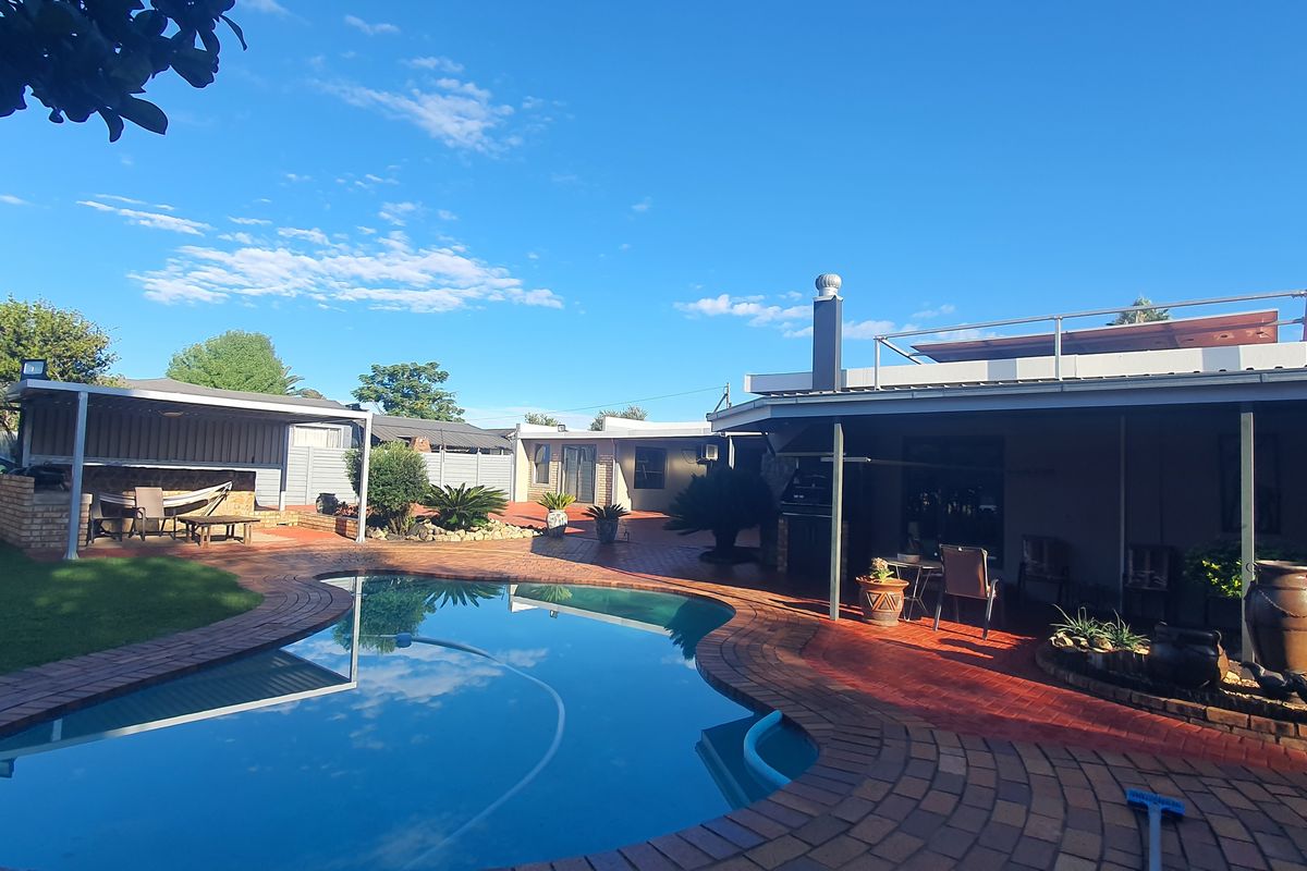 Beautiful home plus 2 flatletts - Photo 3