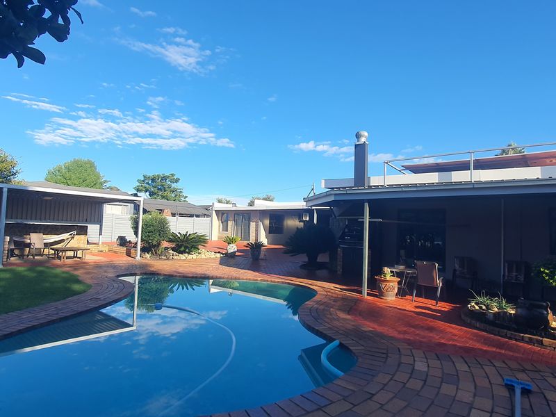 Beautiful home plus 2 flatletts - Photo 3