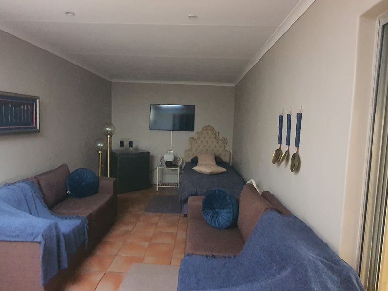 Beautiful home plus 2 flatletts - Photo 8