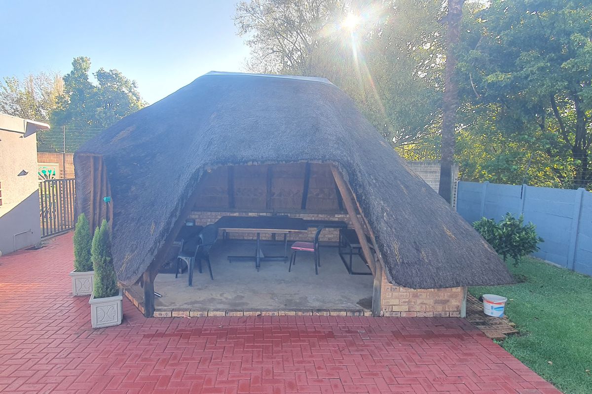 Beautiful home plus 2 flatletts - Photo 4