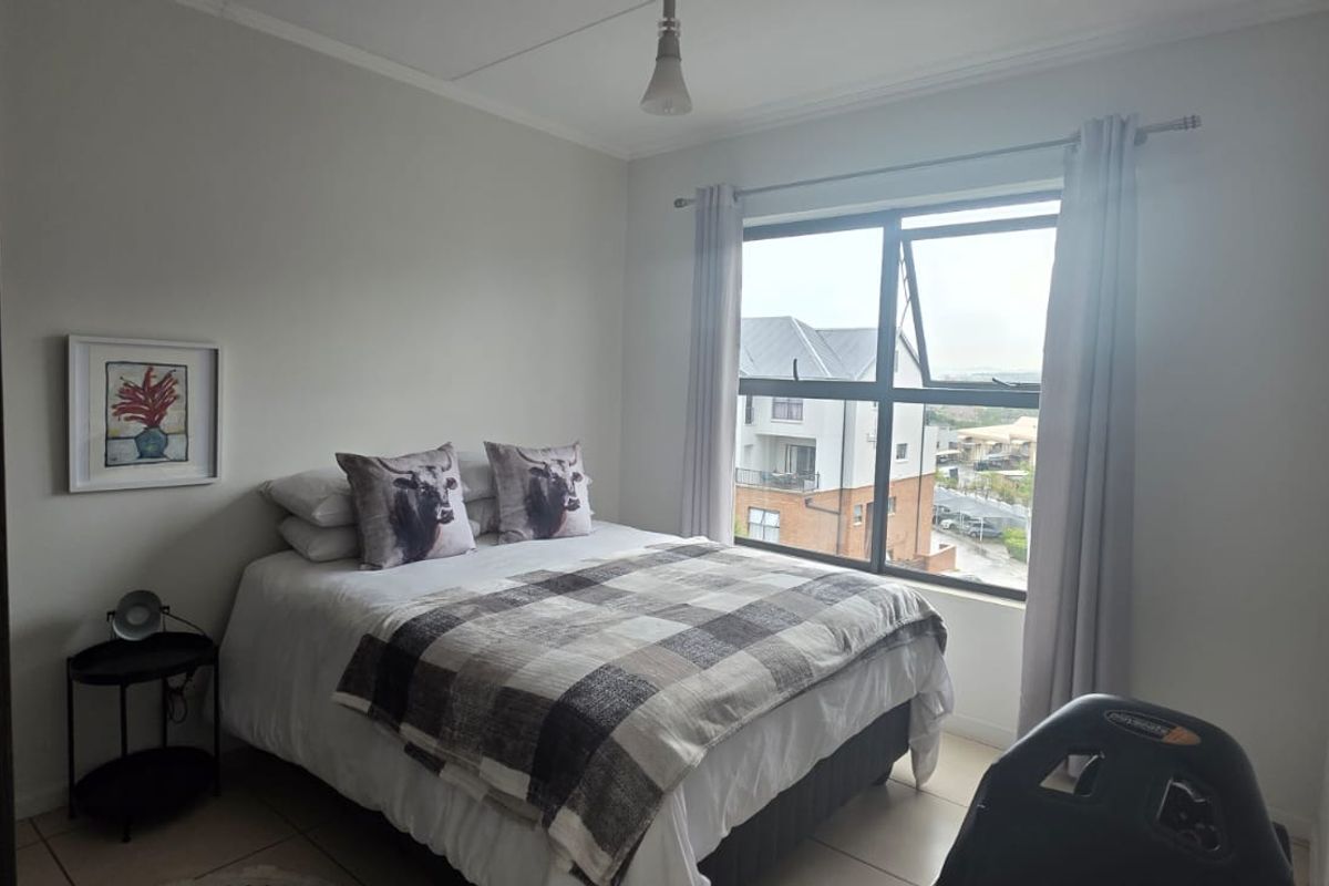 Step into modern, convenient living with this stylish first-floor apartment - Photo 5