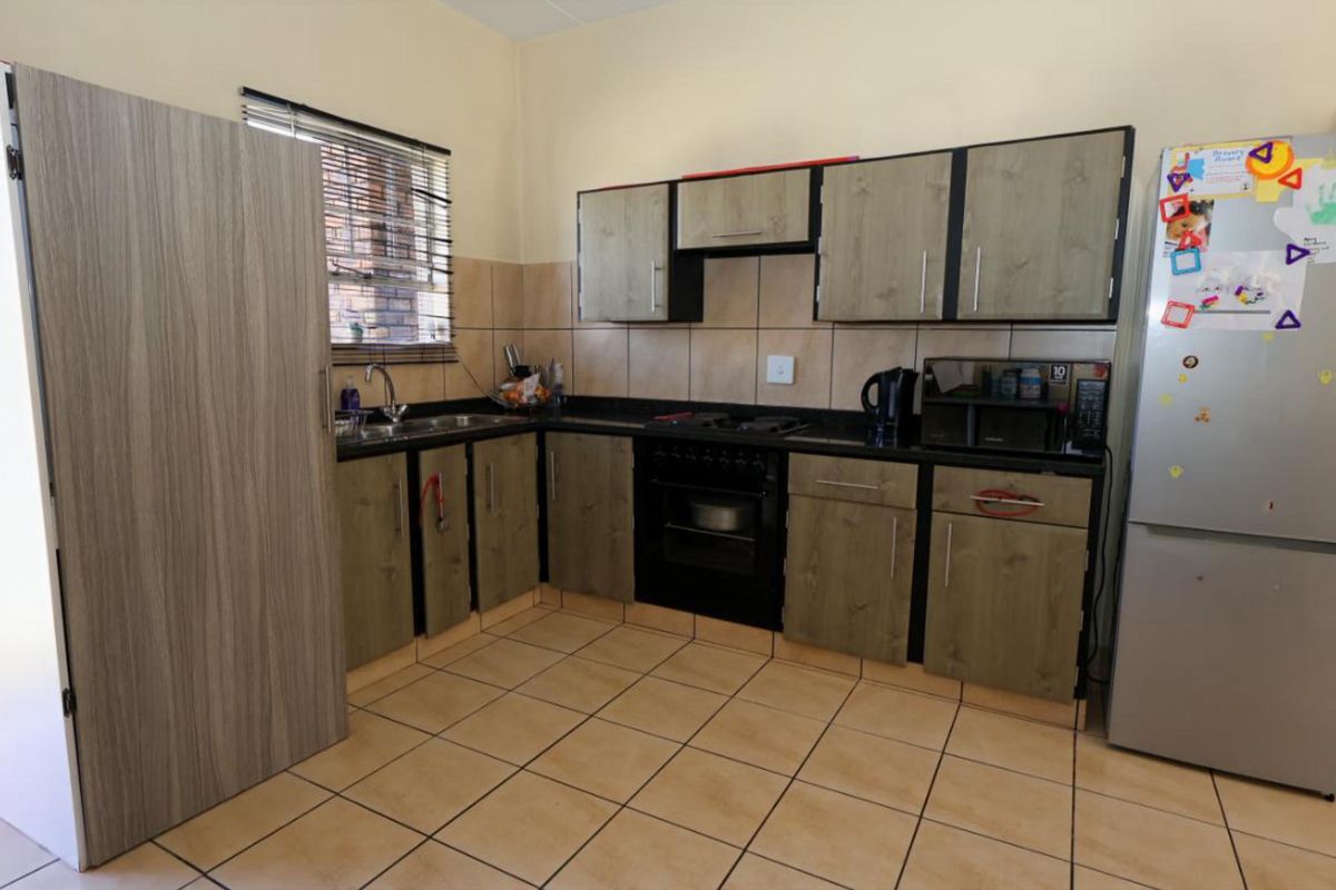 Delightful ground-floor townhouse - Photo 3