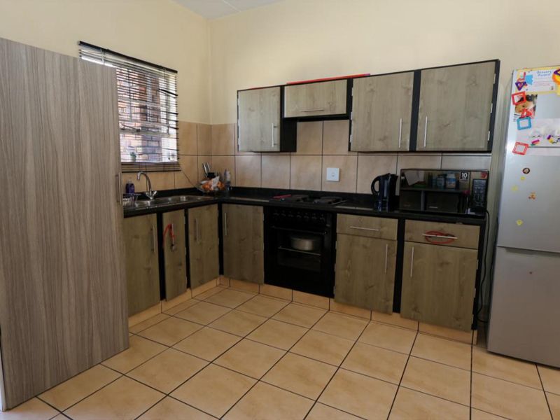 Delightful ground-floor townhouse - Photo 3