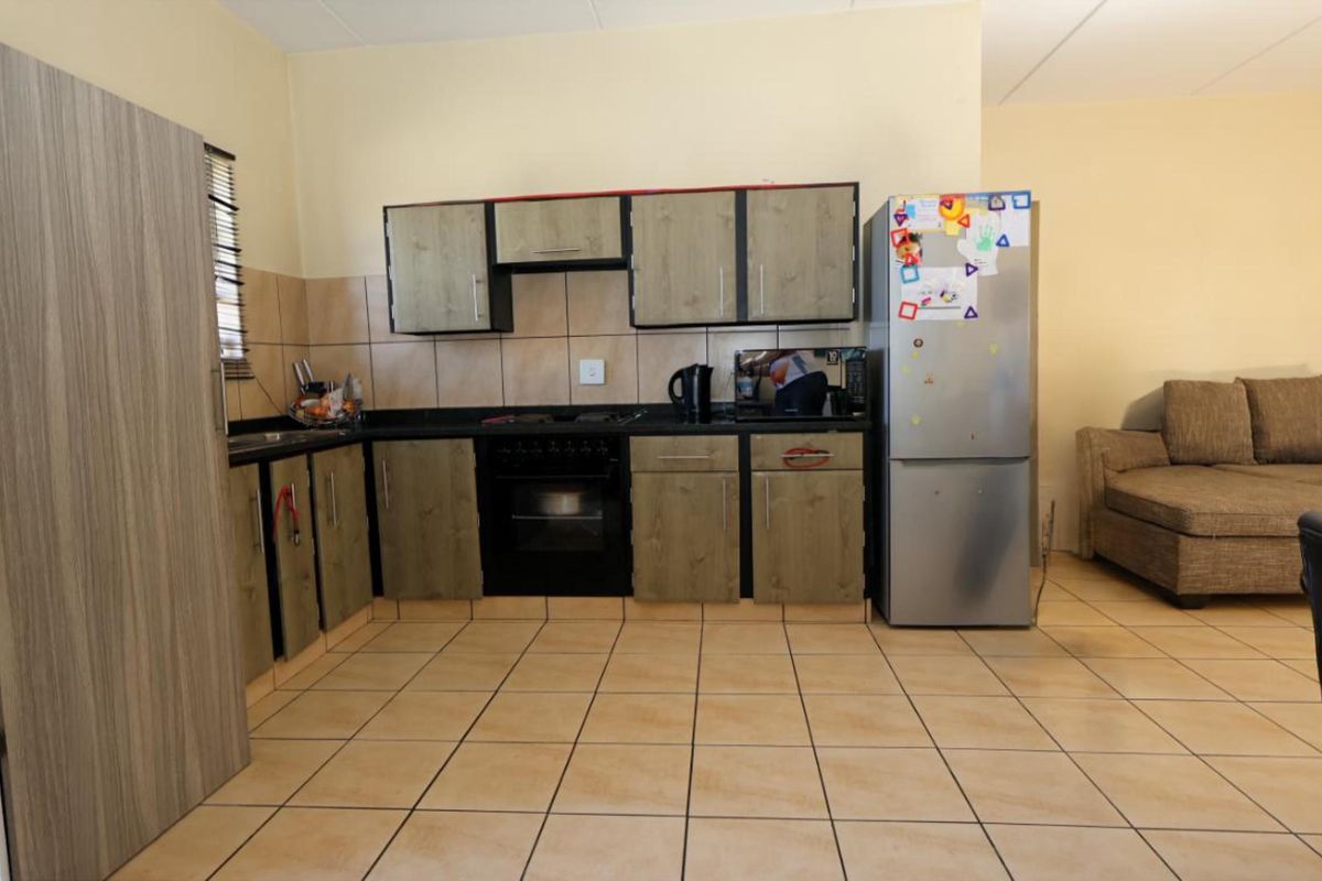 Delightful ground-floor townhouse - Photo 5