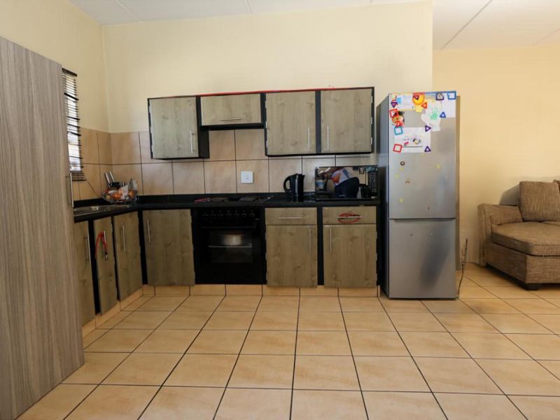 Delightful ground-floor townhouse - Photo 5