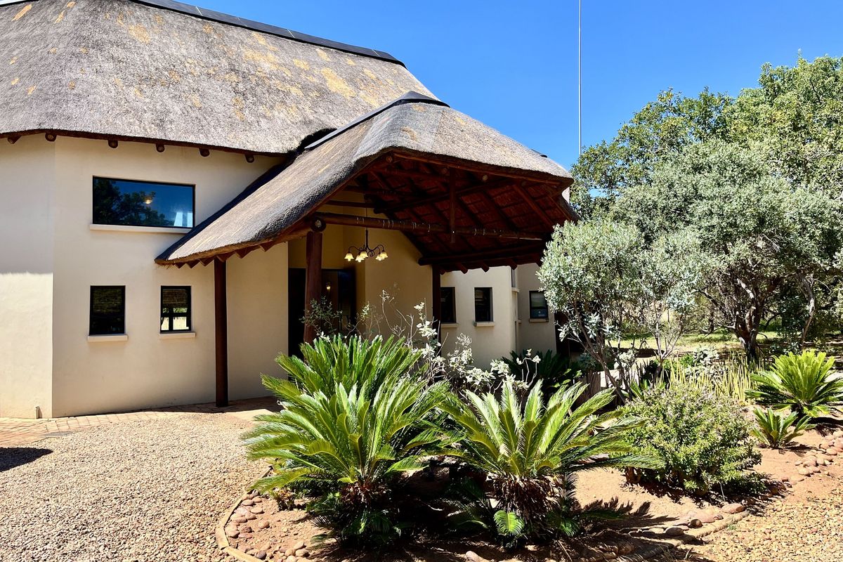 !!! 12.5% Share / 6x Weeks per annum!!! in Property situated on Zebula Golf Estate & Spa. - Photo 3