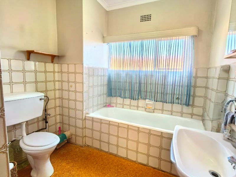 Neat, duplex townhouse for sale in Vaalpark, walking distance to all amenities - Photo 10