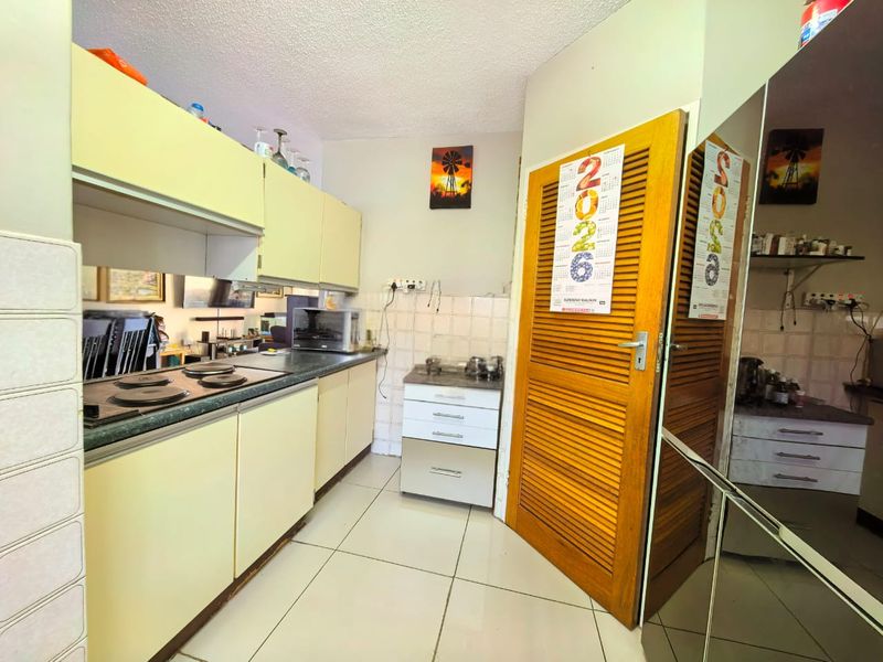 Neat, duplex townhouse for sale in Vaalpark, walking distance to all amenities - Photo 7