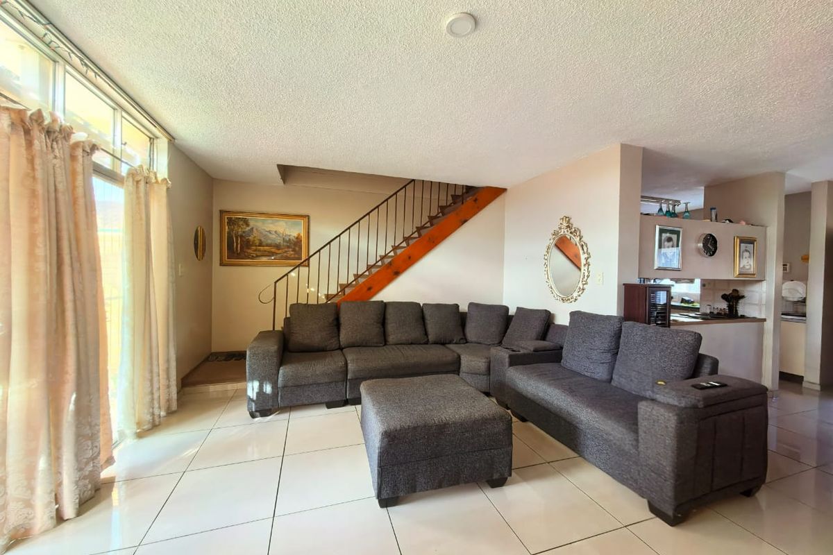 Neat, duplex townhouse for sale in Vaalpark, walking distance to all amenities - Photo 2