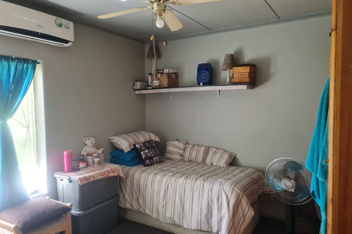 JUST LISTED/ BEAUTIFUL HOME IN C. W. 5 - Photo 5