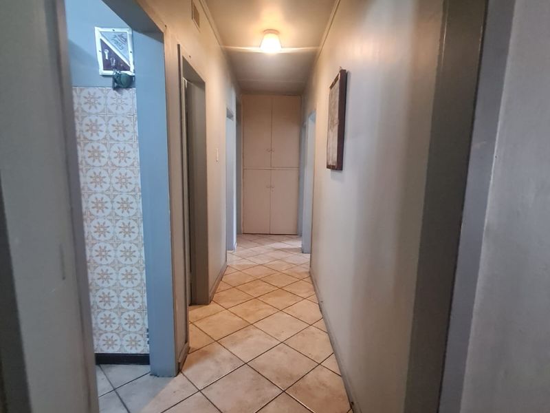 JUST LISTED/ BEAUTIFUL HOME IN C. W. 5 - Photo 10