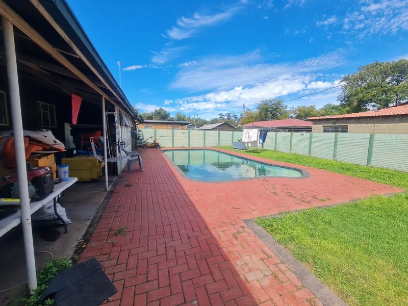 JUST LISTED/ BEAUTIFUL HOME IN C. W. 5 - Photo 9