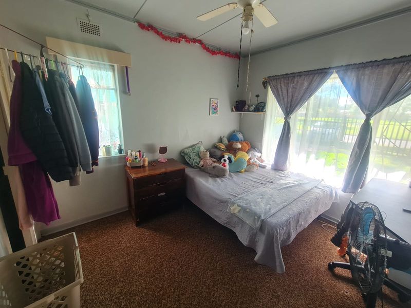 JUST LISTED/ BEAUTIFUL HOME IN C. W. 5 - Photo 8