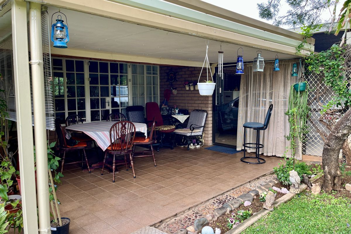 Elegant & Affordable 2x Bedroom Home in Secure Renaissance Retirement Village - Photo 3