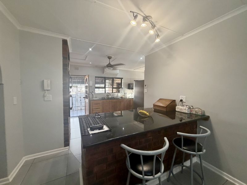Spacious, Energy-Efficient Family Home with Flatlet Potential & Exceptional Entertainment Areas - Photo 6