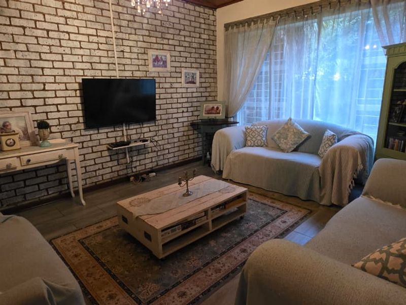 Exclusive Sole Mandate | Prime SE3 Location – Opposite Emfuleni Primary - Photo 3