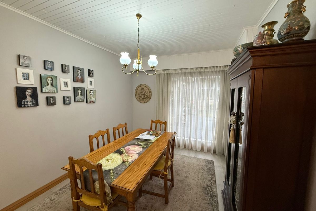 JUST LISTED | SPACIOUS FAMILY HOME - Photo 3