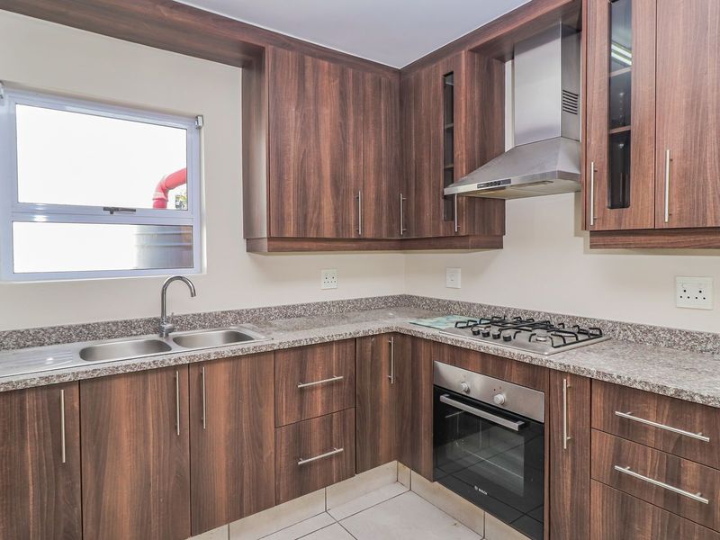 2 Bedroomed home in a beautiful Retirement Lifestyle Estate in Broadacres. - Photo 9