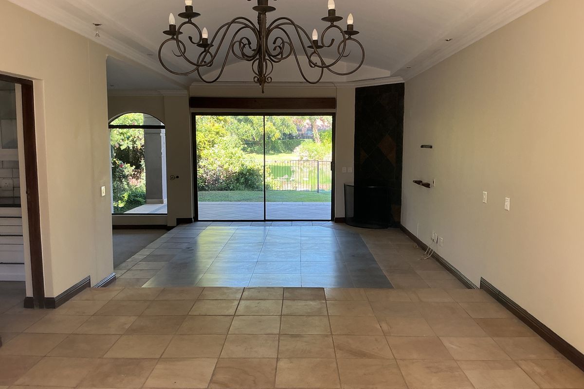 A beautifully renovated home with stunning inland dam views. - Photo 4