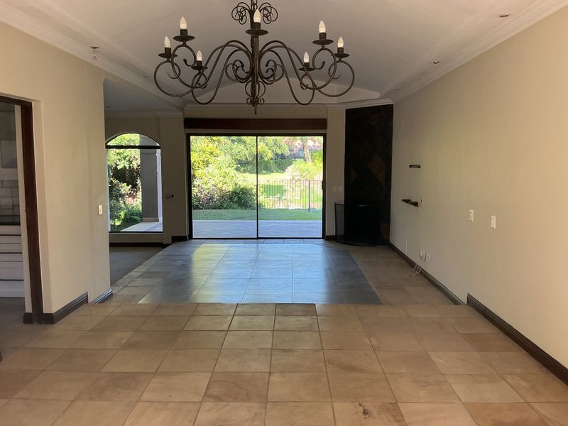 A beautifully renovated home with stunning inland dam views. - Photo 4