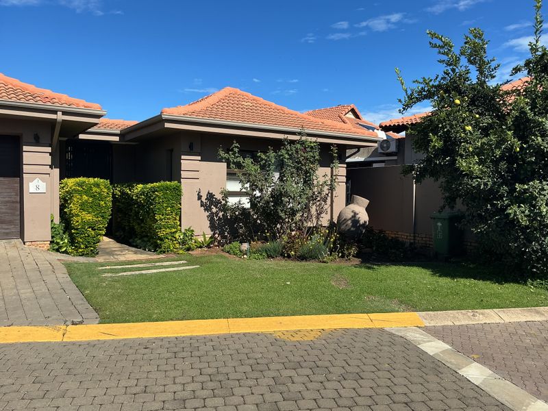 A beautifully renovated home with stunning inland dam views. - Photo 1