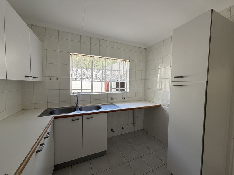 Modern 2-Bedroom Home in Sought-After Over-50s Lifestyle Estate - where life truly begins at 50. - Photo 7