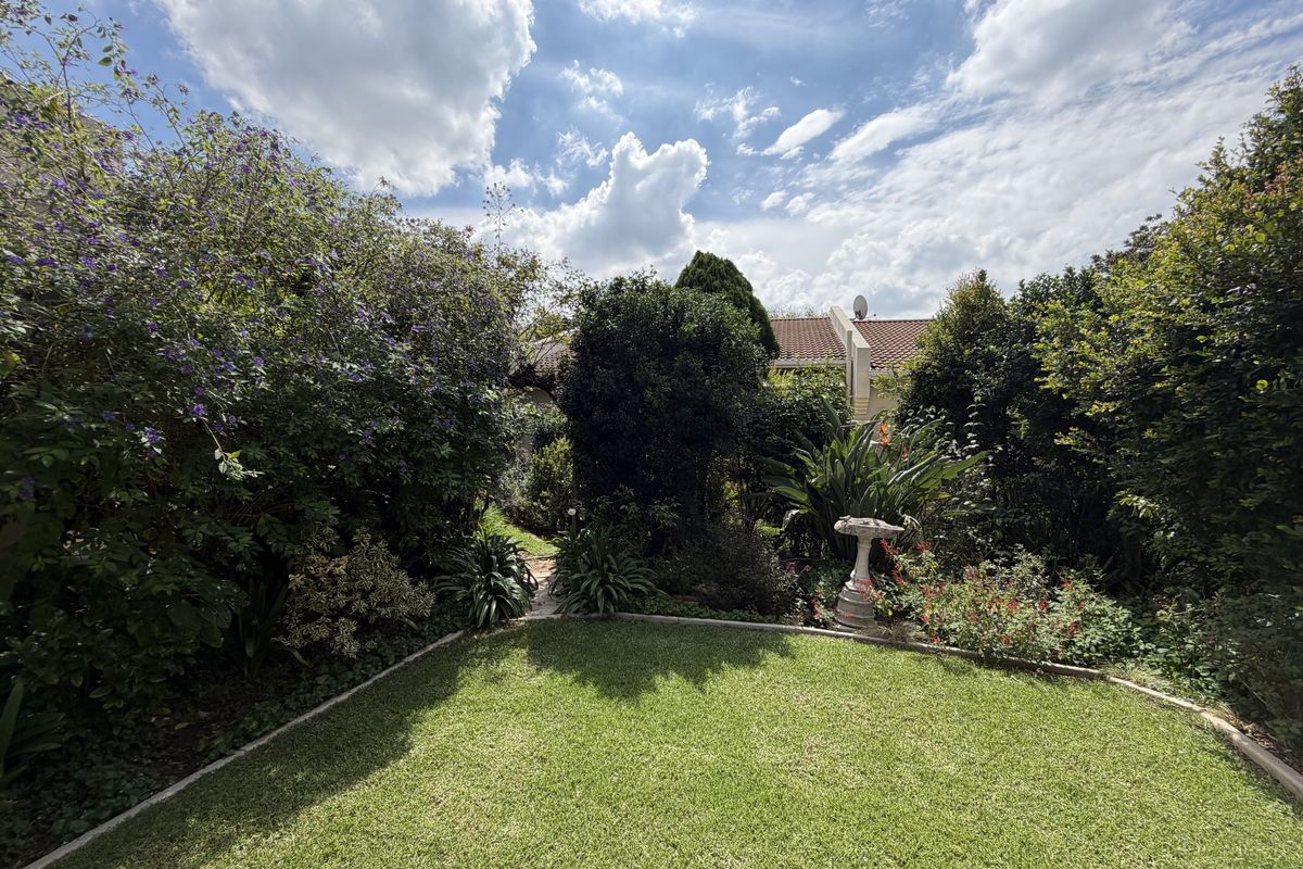 Modern 2-Bedroom Home in Sought-After Over-50s Lifestyle Estate - where life truly begins at 50. - Photo 3
