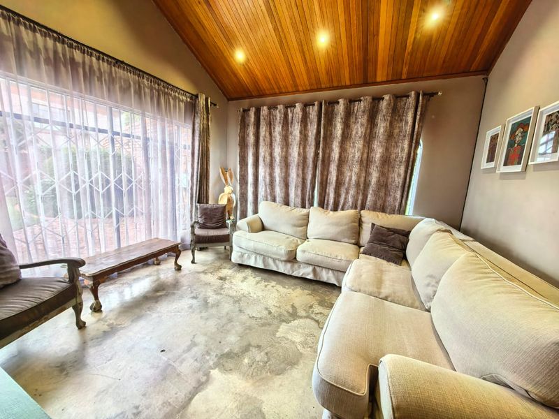 Face Brick Property for Sale: Vaalpark - Photo 5