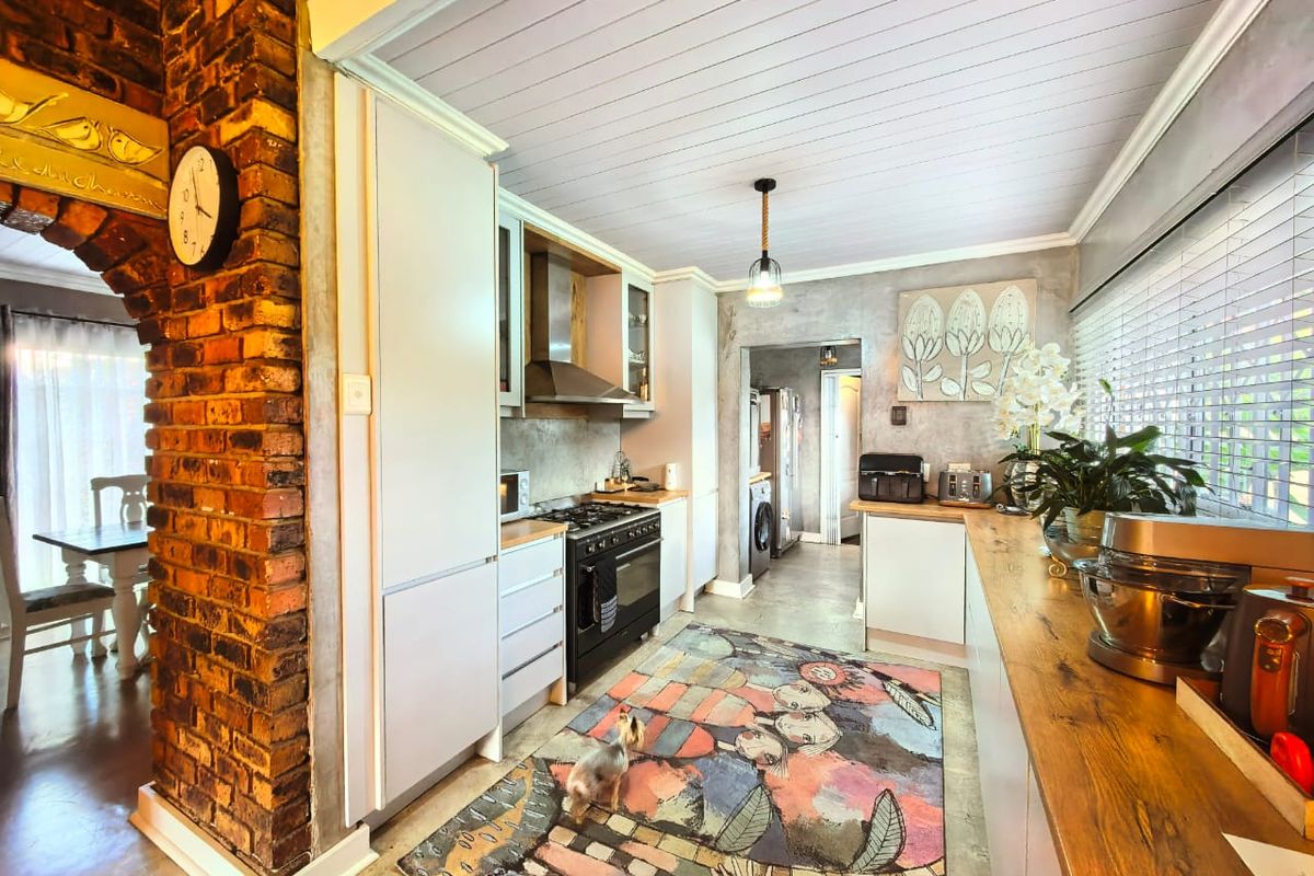 Face Brick Property for Sale: Vaalpark - Photo 3