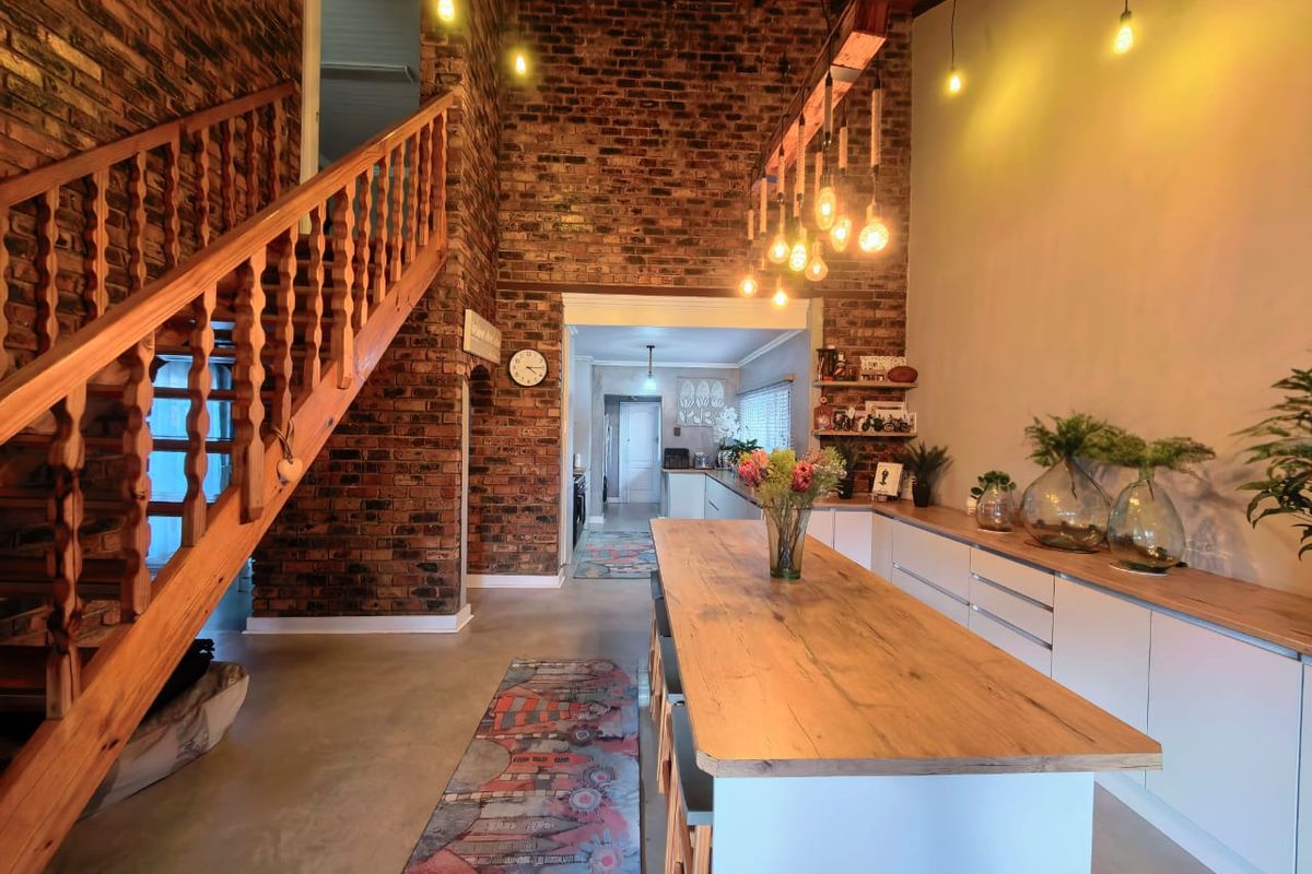 Face Brick Property for Sale: Vaalpark - Photo 4