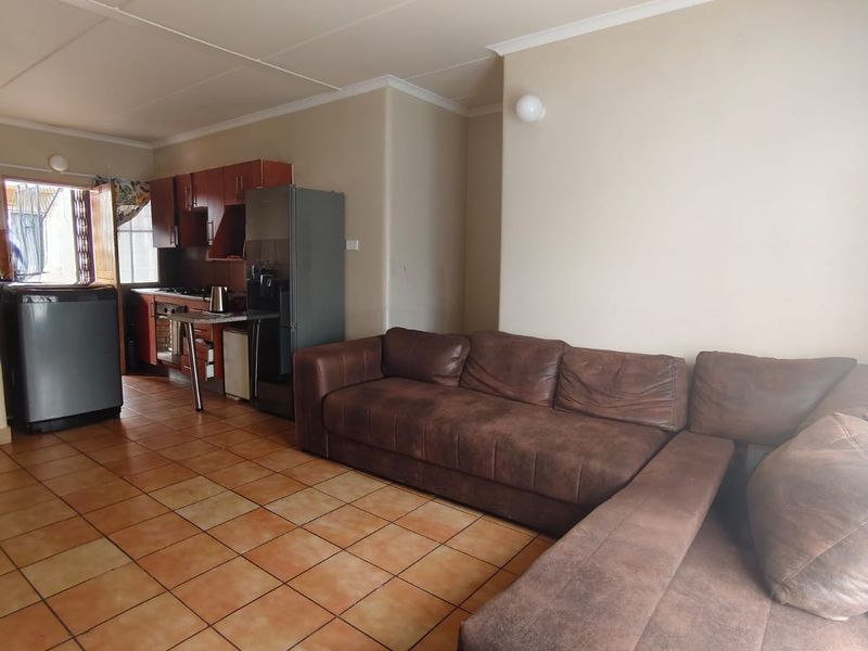 Bargain Ground Floor 2-Bedroom Flat – Neat & Move-In Ready! - Photo 8